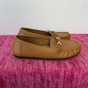 Alexis Bendel Dorothy Slip On Loafers Caramel Brown Size 6